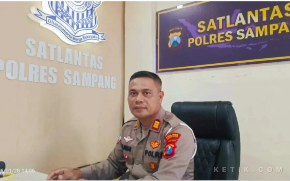 Thumbnail Berita - Satlantas Polres Sampang Imbau Masyarakat Tak Gunakan Jalan Raya untuk Latihan Gerak Jalan