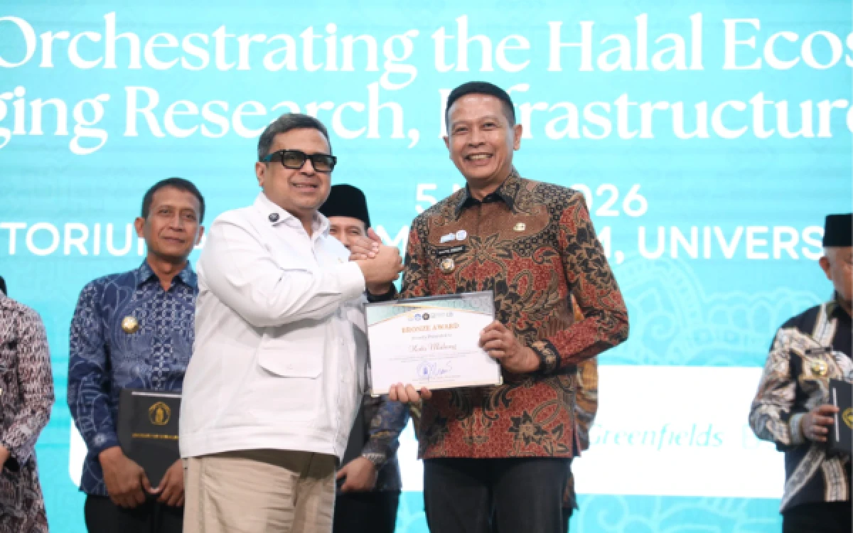 Thumbnail Berita - Komitmen Perkuat Ekosistem Halal, Wali Kota Malang Terima Penghargaan dari UB