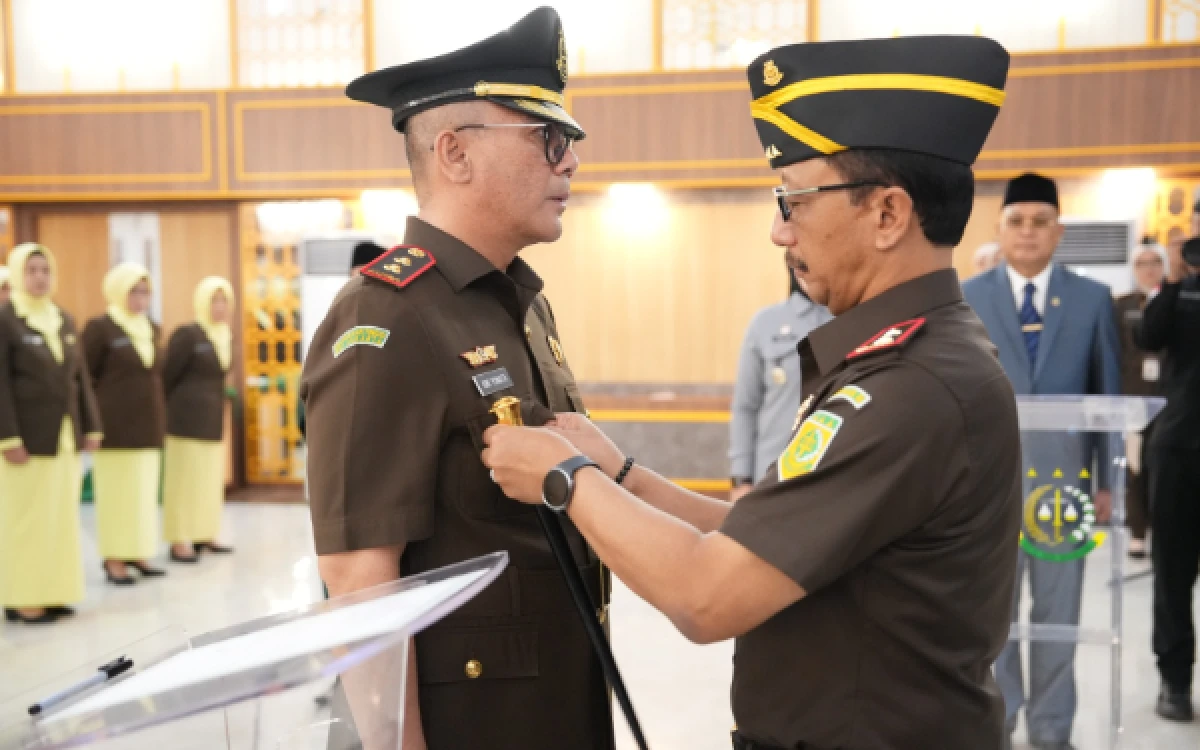 Thumbnail Berita - Kajati Sumsel Nurcahyo Lantik Pejabat Baru, Kiki Yonata Komandoi Kejari Muba
