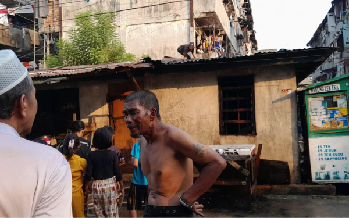 Foto Rumah yang terbakar di Rumah Susun (Rusun) Blok 14, Kelurahan 24 Ilir, Kecamatan Bukit Kecil, Palembang. Kamis 3 September 2026. (Foto : Yola/Ketik.com)