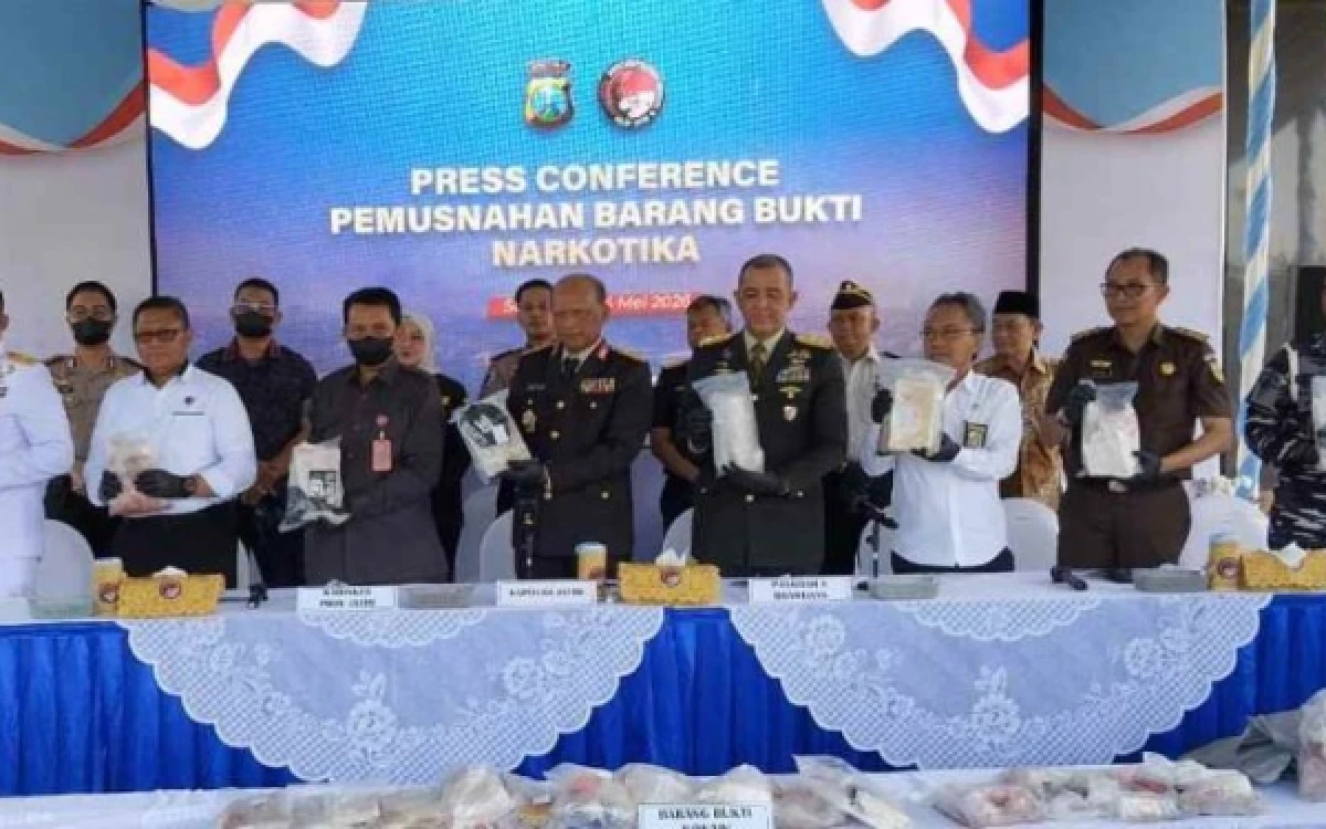Thumbnail Berita - Polda Jatim Ungkap Temuan 22,22 Kilogram Koain, Surabaya Masuk Zona Hitam!