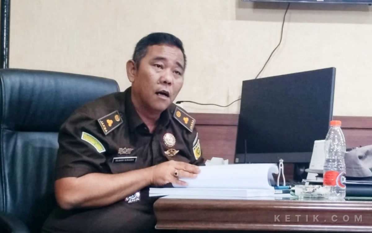 Thumbnail Berita - Di Labusel, Polisi Ditahan Jaksa Sehari Usai Kapolres Temu Pisah