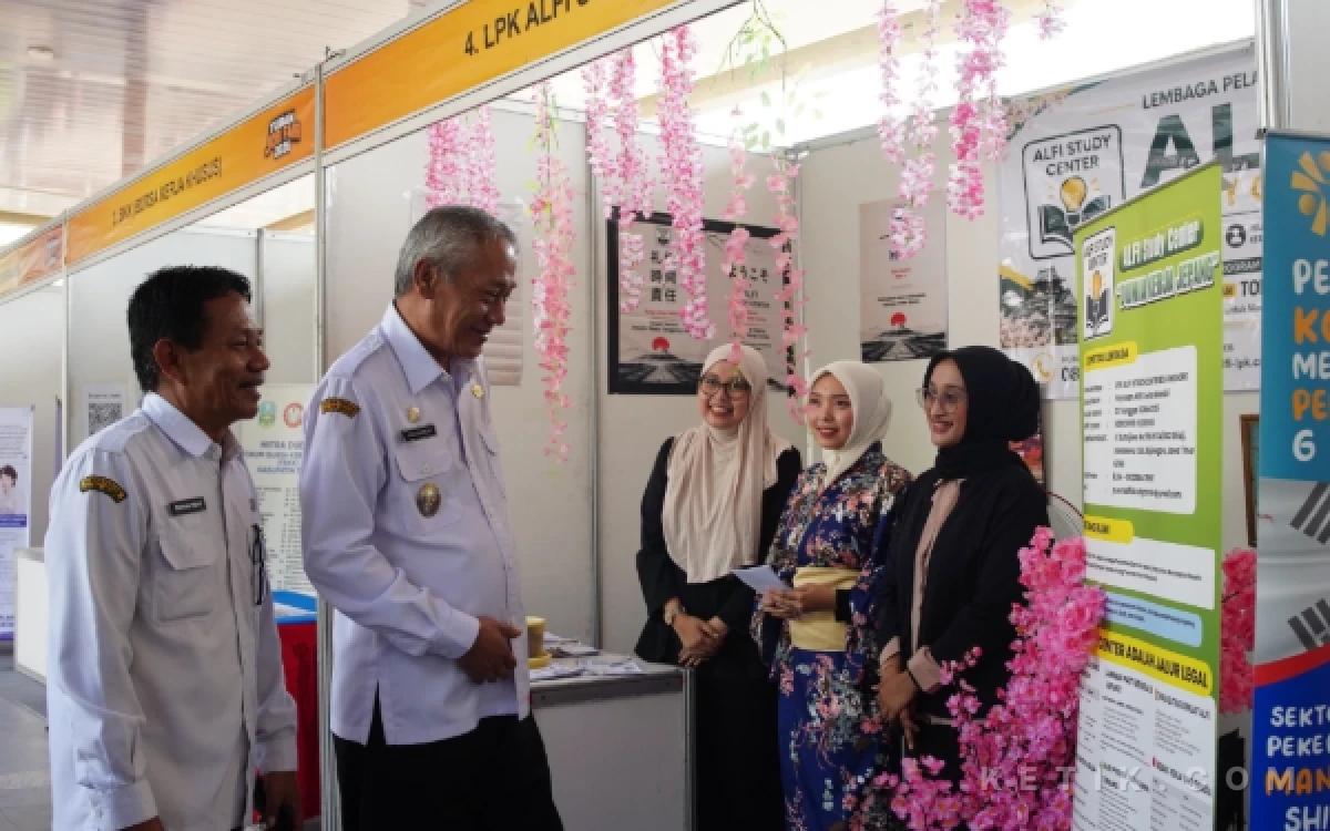 Thumbnail Berita - Job Fair Tuban 2026 Dibuka, 5.000 Lowongan Kerja Menanti Pencari Kerja