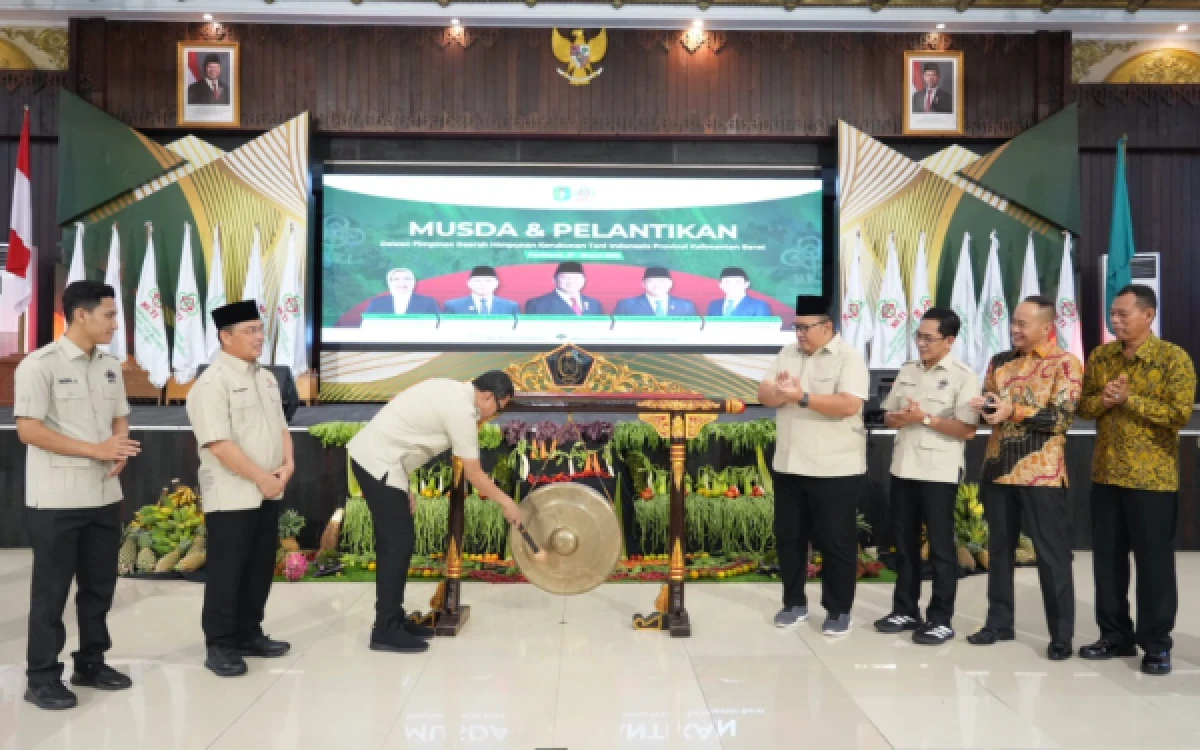 Thumbnail Berita - Ngeri! Ketua HKTI se-Kalbar Dipimpin Bupati dan Wali Kota