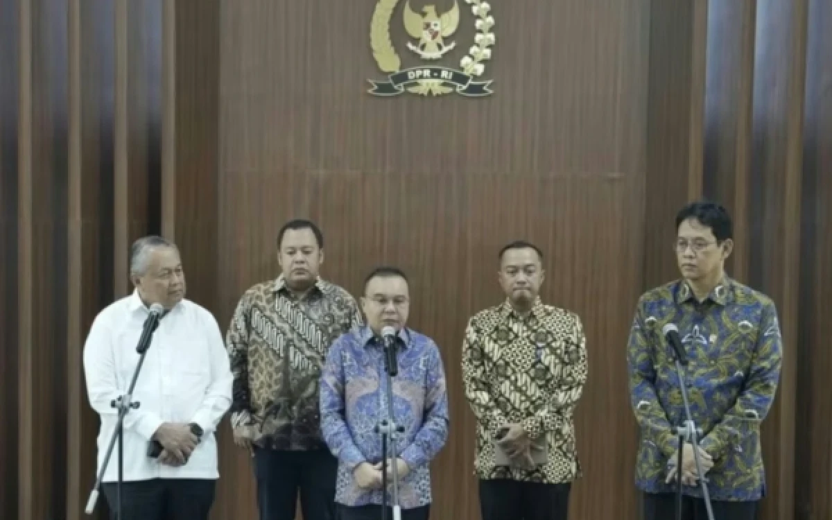 Thumbnail Berita - Menkeu Mensesneg hingga DPR dan BI Rapat Bahas Pelemahan Rupiah