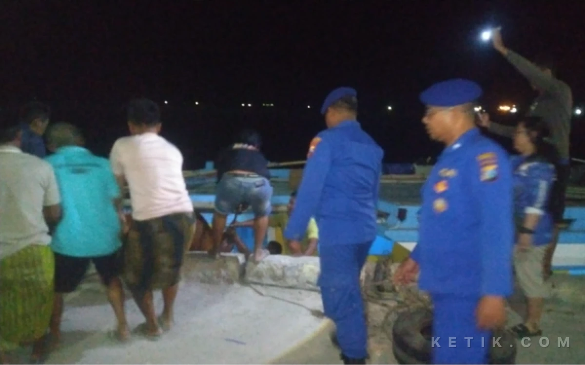Thumbnail Berita - Jelang Iduladha, Satpolairud Polres Situbondo Perketat Pengawasan Lalu Lintas Ternak di Pelabuhan Kalbut