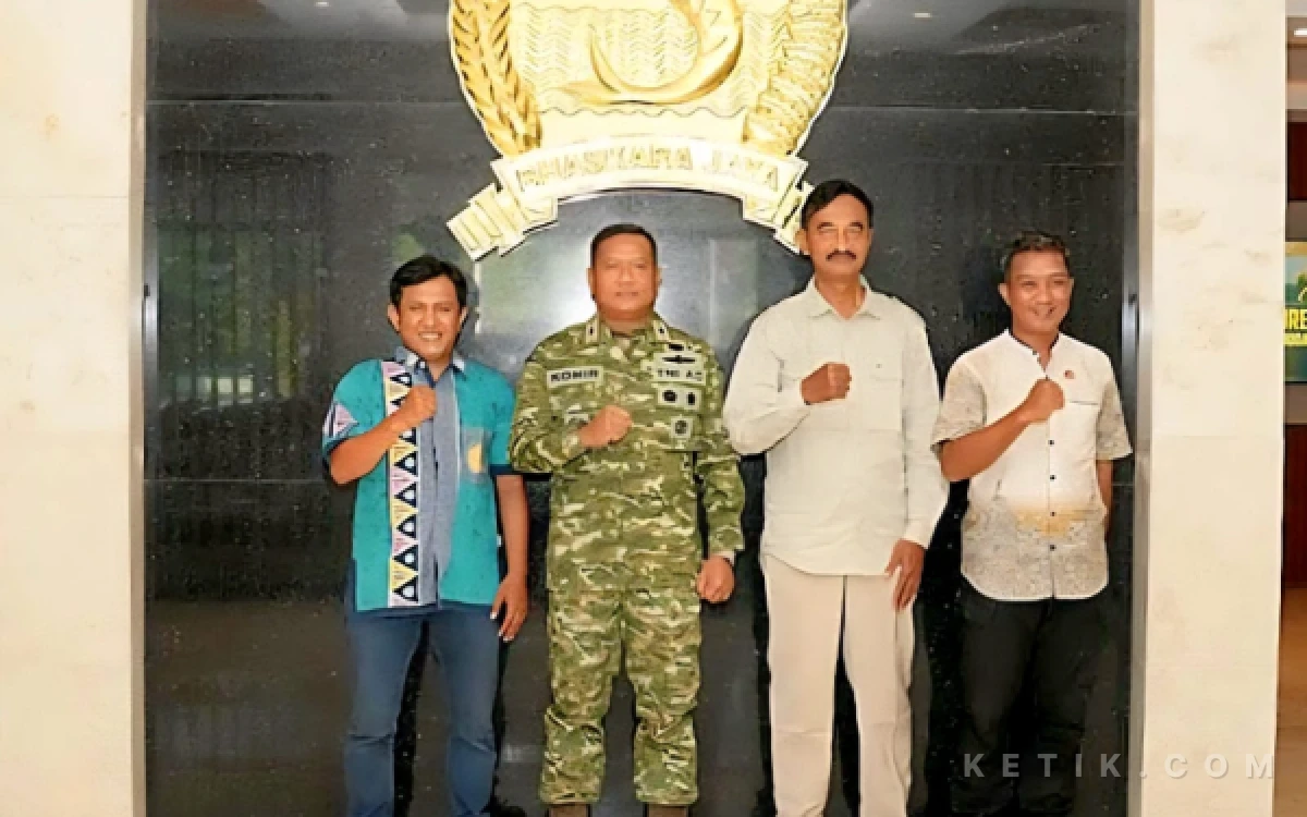 Thumbnail Berita - Danrem 084/BJ Brigjen TNI Khoir Raih JMSI Jatim Award 2026, Siap Kolaborasi dan Majukan Bangsa