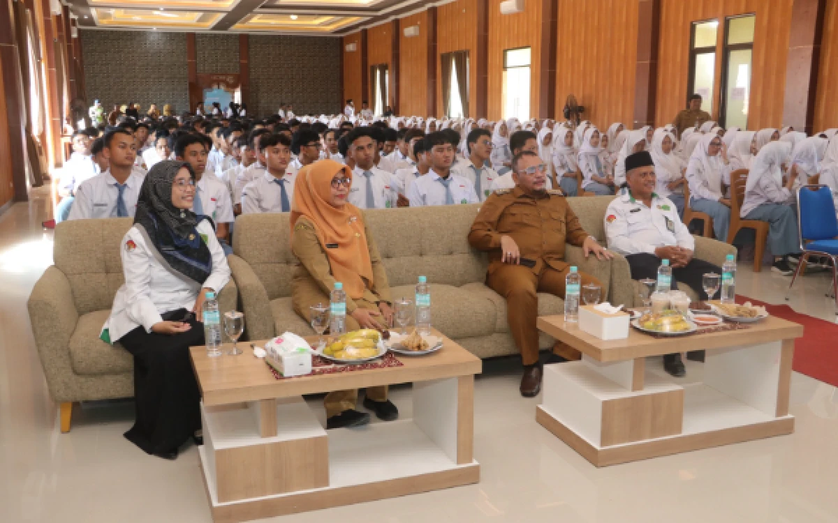 Thumbnail Berita - Wali Kota Tegal Ajak Pelajar MAN Ikuti Pemilihan Sinok Sitong 2026