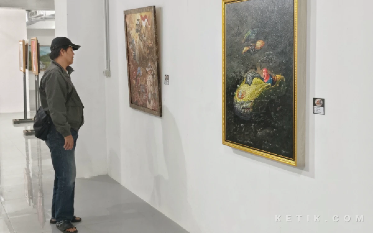 Thumbnail Berita - 60 Pelukis Gelar Pameran Spirit Juang Dalam Warna Perdana di THR Galeri Surabaya