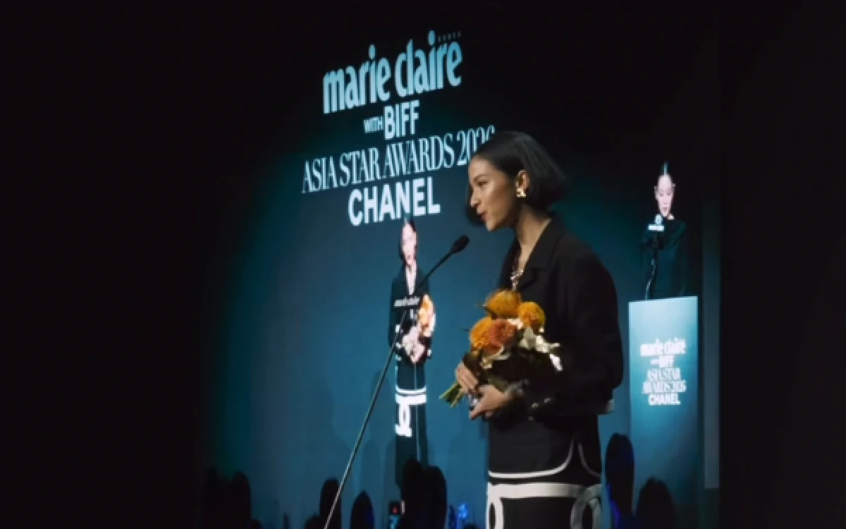 Thumbnail Berita - Putri Marino Harumkan Nama Indonesia, Raih Face of Asia di Ajang Internasional Busan