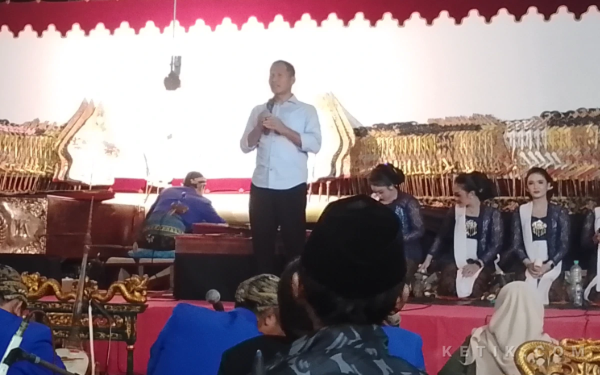 Thumbnail Berita - Hadiri Pagelaran Wayang Kulit di Ngunut, Plt Bupati Tulungagung Ajak Warga Teladani Lakon Wahyu Ketentraman