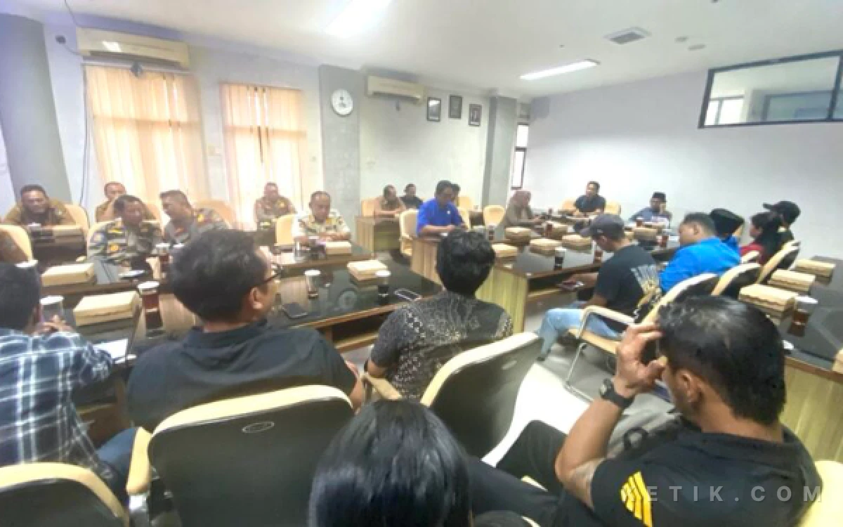 Thumbnail Keluhan Bau Peternakan di Ngaringan Kembali Memanas, DPRD Blitar Desak Solusi Nyata dari CV Bumi Indah