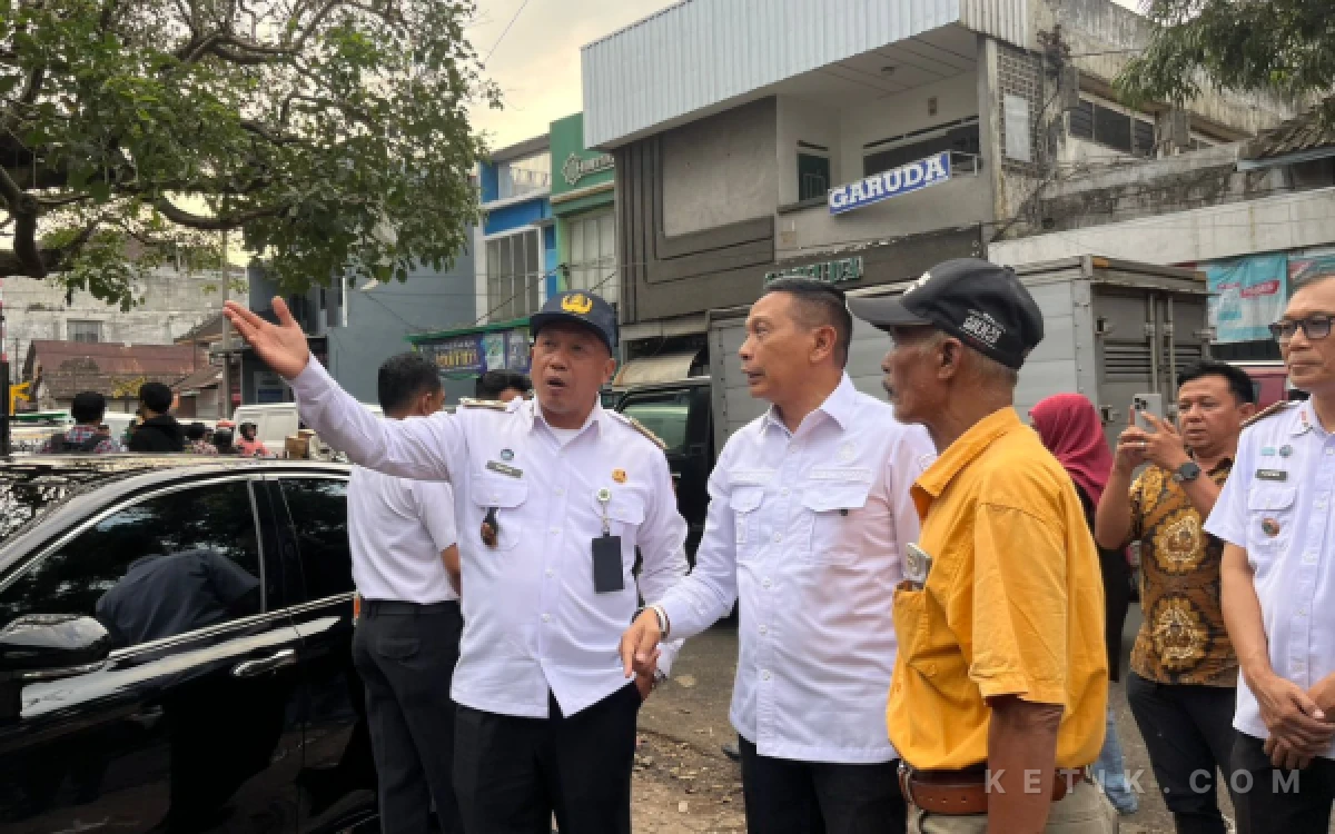Thumbnail Berita - Solusi Kemacetan Pasar Kebalen, PKL Tak Berizin Akan Direlokasi ke Pasar Gadang