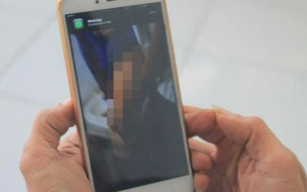 Thumbnail Berita - Video Call Pamer Alat Kelamin Marak, Pelajar-Pegawai Apotek di Pacitan Jadi Korban