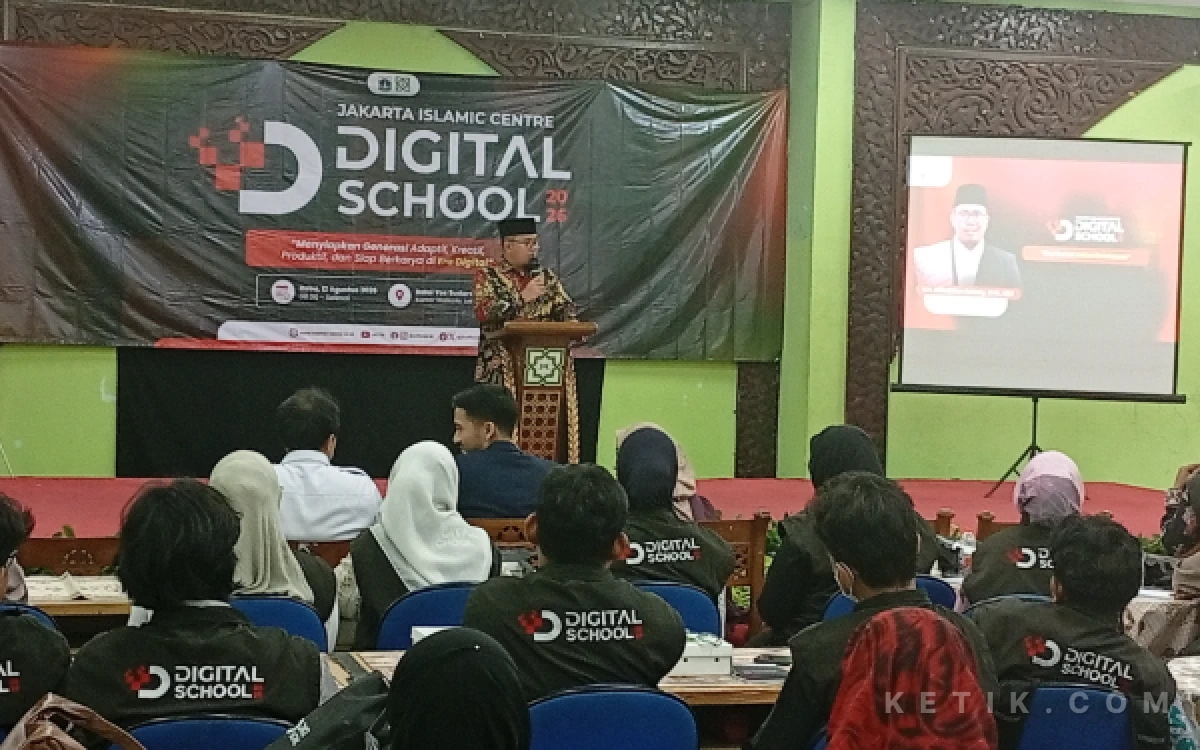Foto Kepala Divisi Komunikasi dan Penyiaran PPIJ Afifuddin Rohaly  saat memberikan sambutan di acara JIC Digital School 2026, di Aula Masjid Kantor Walikota Jakarta Utara, Rabu 12 /8/2026 ( Foto : Niesky / ketik )