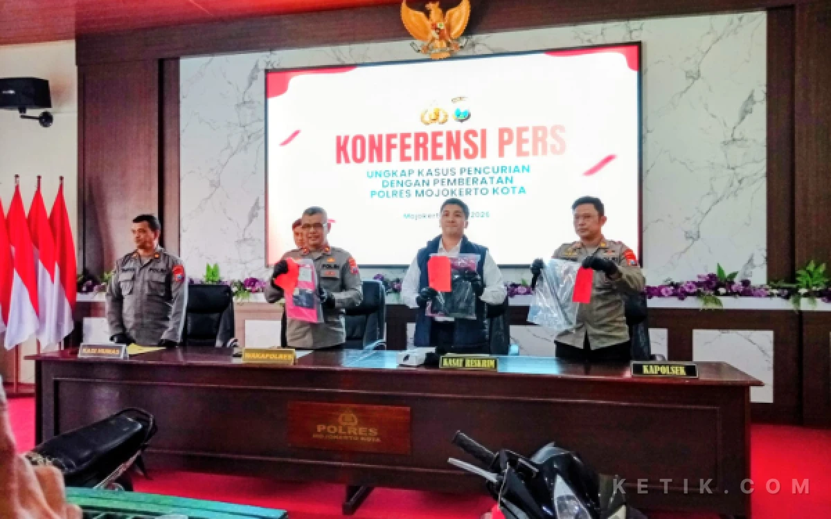 Thumbnail Berita - Rumah Ditinggal Liburan ke Trawas, Maling Gondol Perhiasan Emas Rp13 Juta di Mojokerto