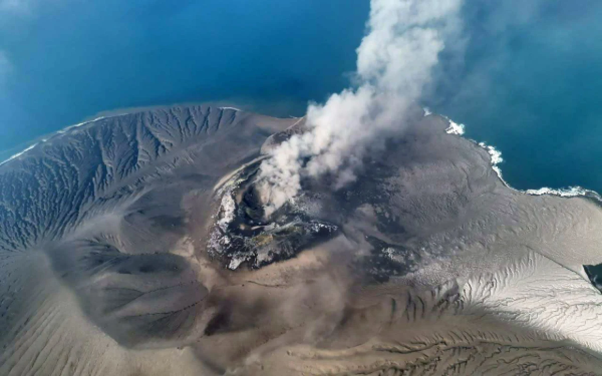 Thumbnail Berita - Erupsi Anak Krakatau, Kedutaan Thailand Peringatkan Warganya Hindari Kawasan Gunung Api