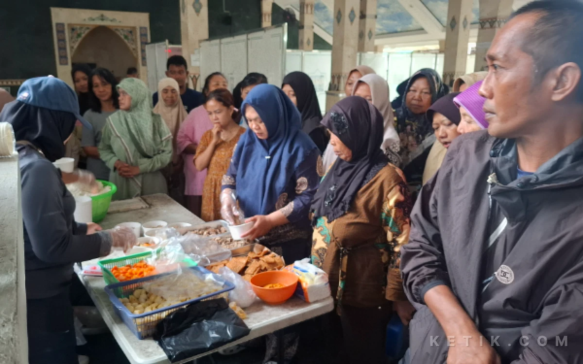Thumbnail Berita - Sinergi "Sejoli" dan Ketik.com: Aksi Subuh Berbagi Sop Daging Hangat di RSUP Dr Sardjito