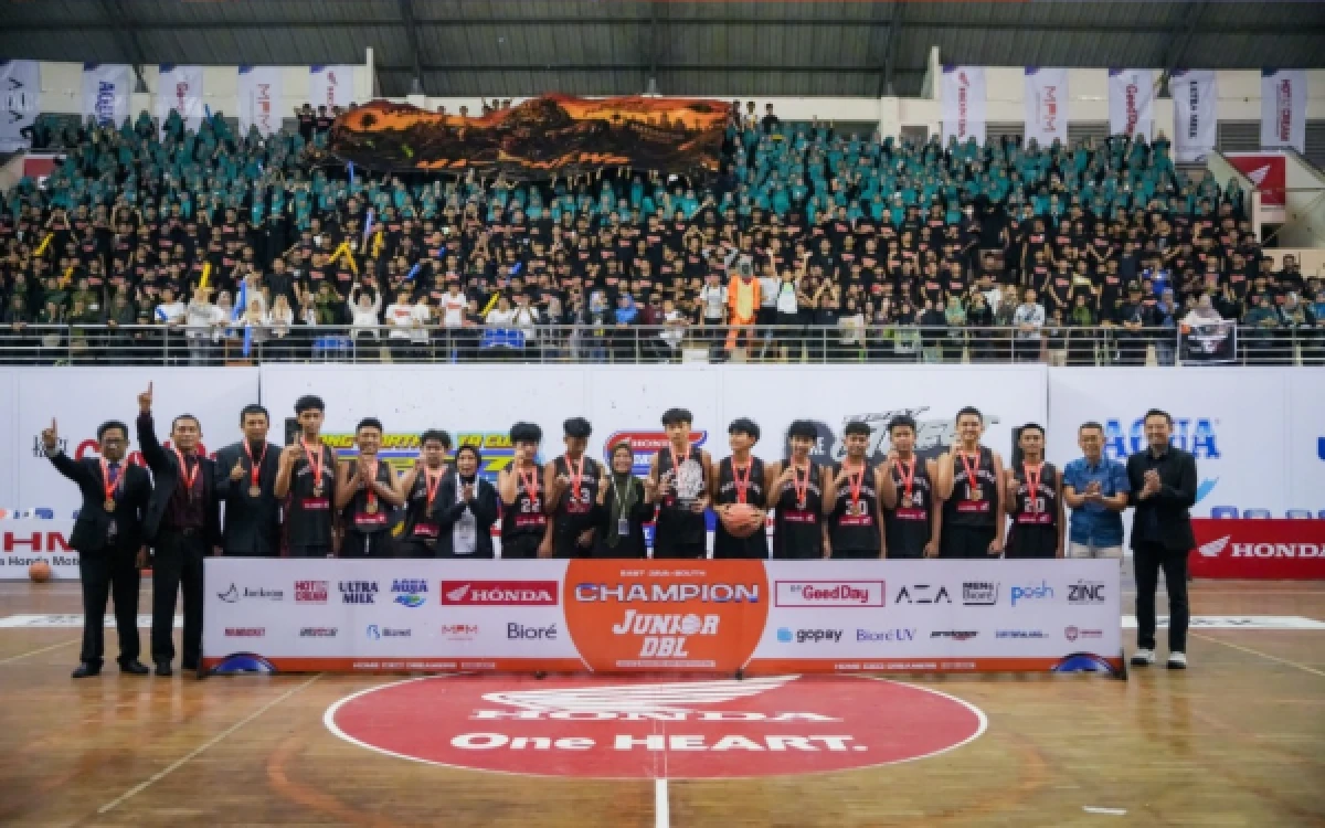 Thumbnail Berita - ‎Hebat! MtsN 1 Kota Malang Juara Junior DBL 2026 Usai Gasak SMP Charis dengan Skor Telak 53-38