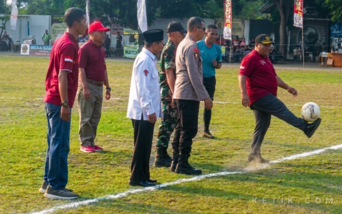 Thumbnail Berita - Semarak Peringatan HUT RI ke-81: Liga Kemerdekaan Antar Desa Se-Kecamatan Ngunut Resmi Dibuka di Stadion PEMA