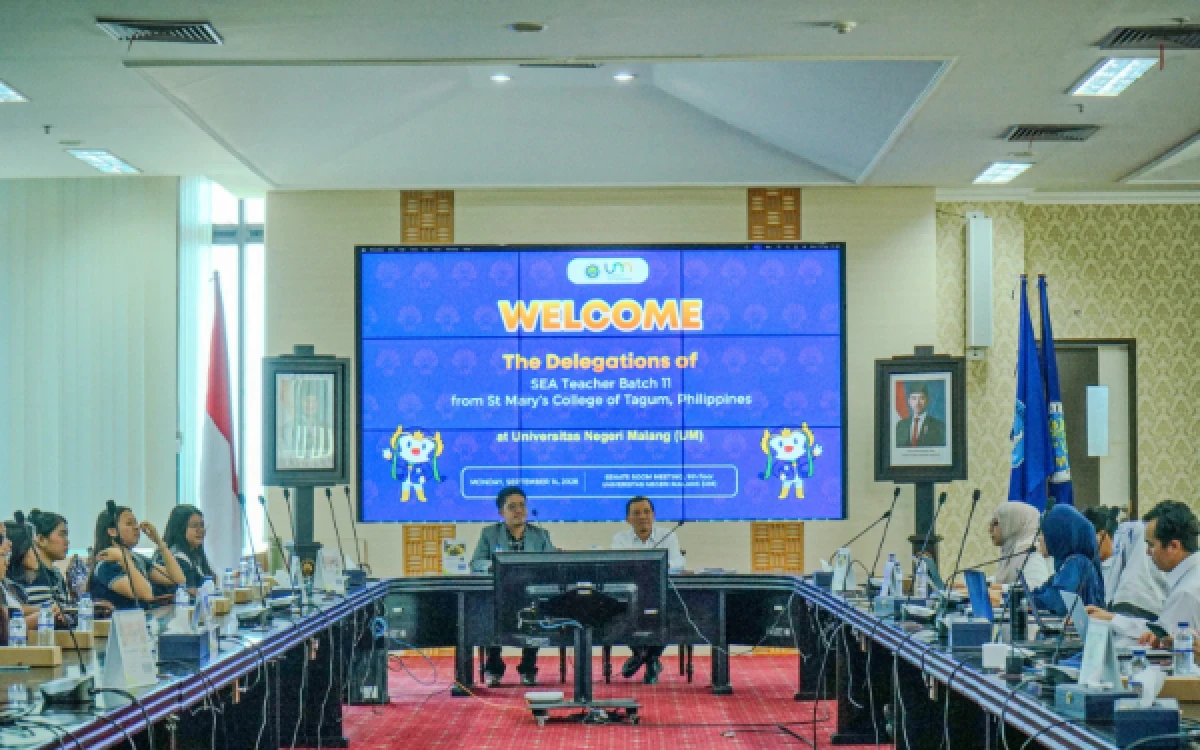 Thumbnail Berita - 10 Mahasiswa Filipina Kunjungi UM, Belajar Sistem Mengajar di Indonesia