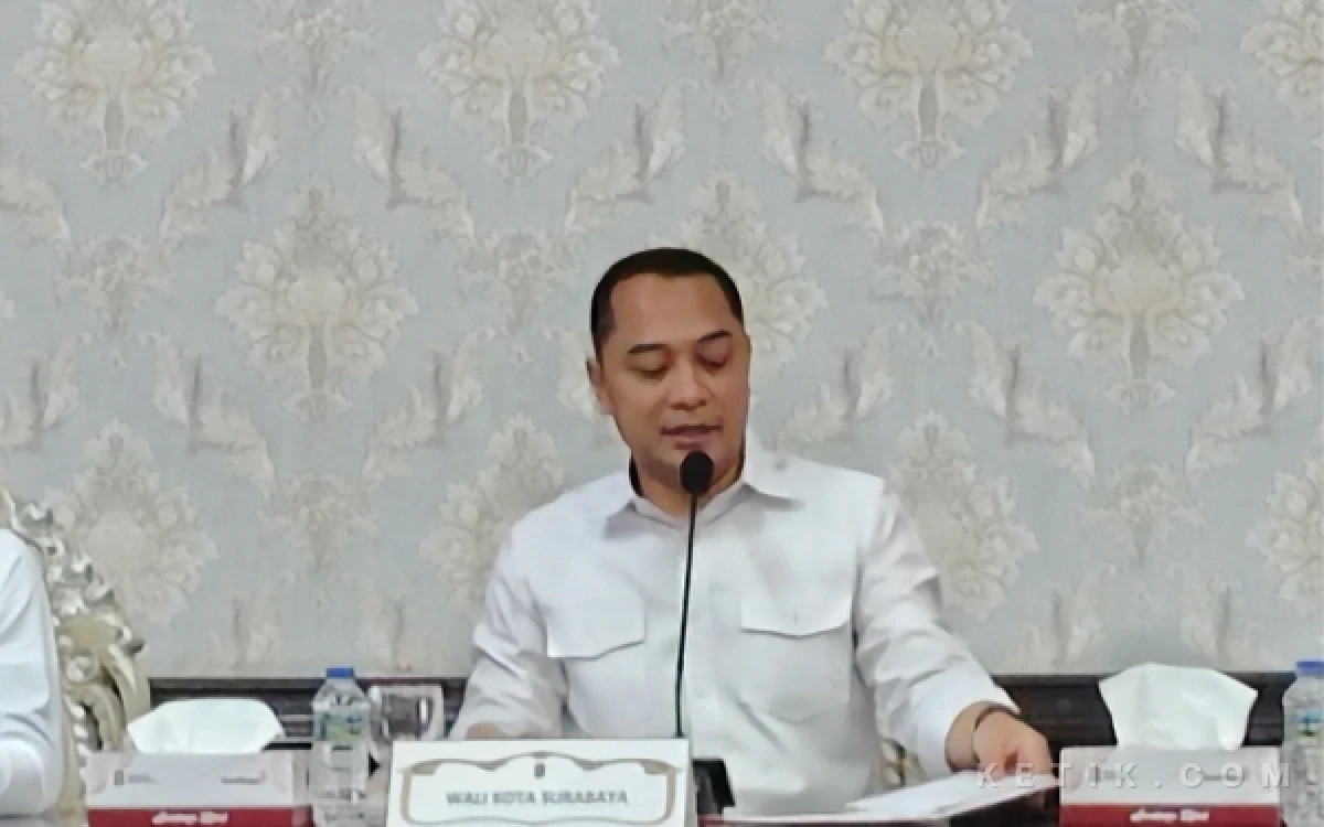 Thumbnail Berita - Wali Kota Eri Cahyadi Minta Warga Surabaya Tak Sembarangan Pinjamkan KTP