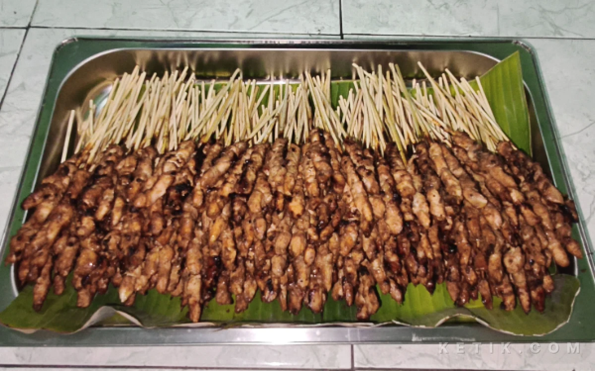 Thumbnail Berita - Hanania Food, Suguhkan Sate dan Sop kikil Legendaris Dekar Tanjung Perak Surabaya Sejak Tahun 1998