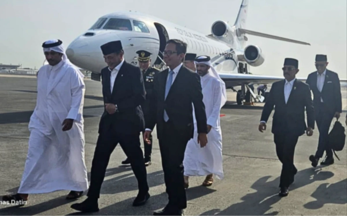 Thumbnail Berita - Prabowo Utus Menko Polhukam Djamari Chaniago Sampaikan Duka Cita atas Wafatnya Mantan Emir Qatar