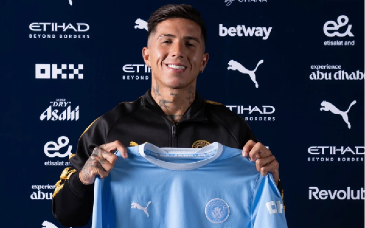 Thumbnail Berita - Ditebus Rp3 Triliun, Enzo Fernandez Cetak Rekor Dua Kali Masuk Daftar Transfer Termahal Premier League