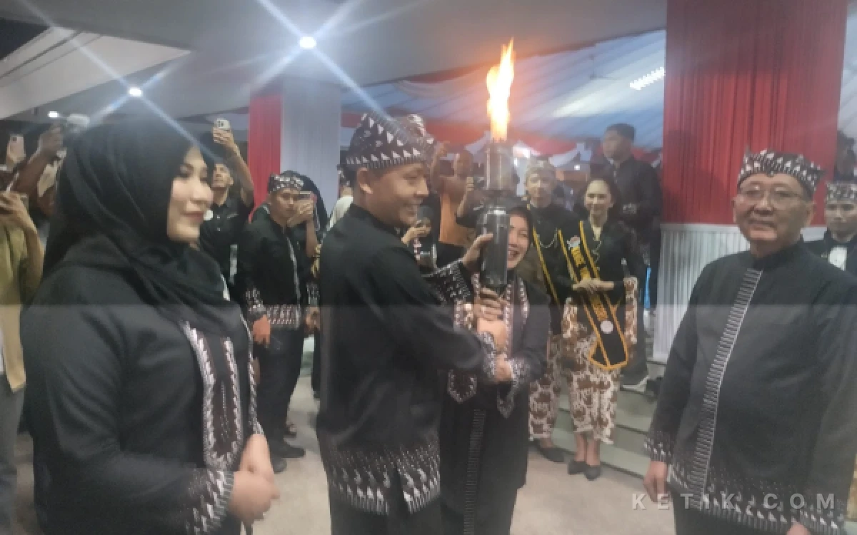 Thumbnail Berita - Puncak Peringatan HJB ke-349: Kirab Obor dan Malam Tasyakuran Digelar di Pendopo Malowopati