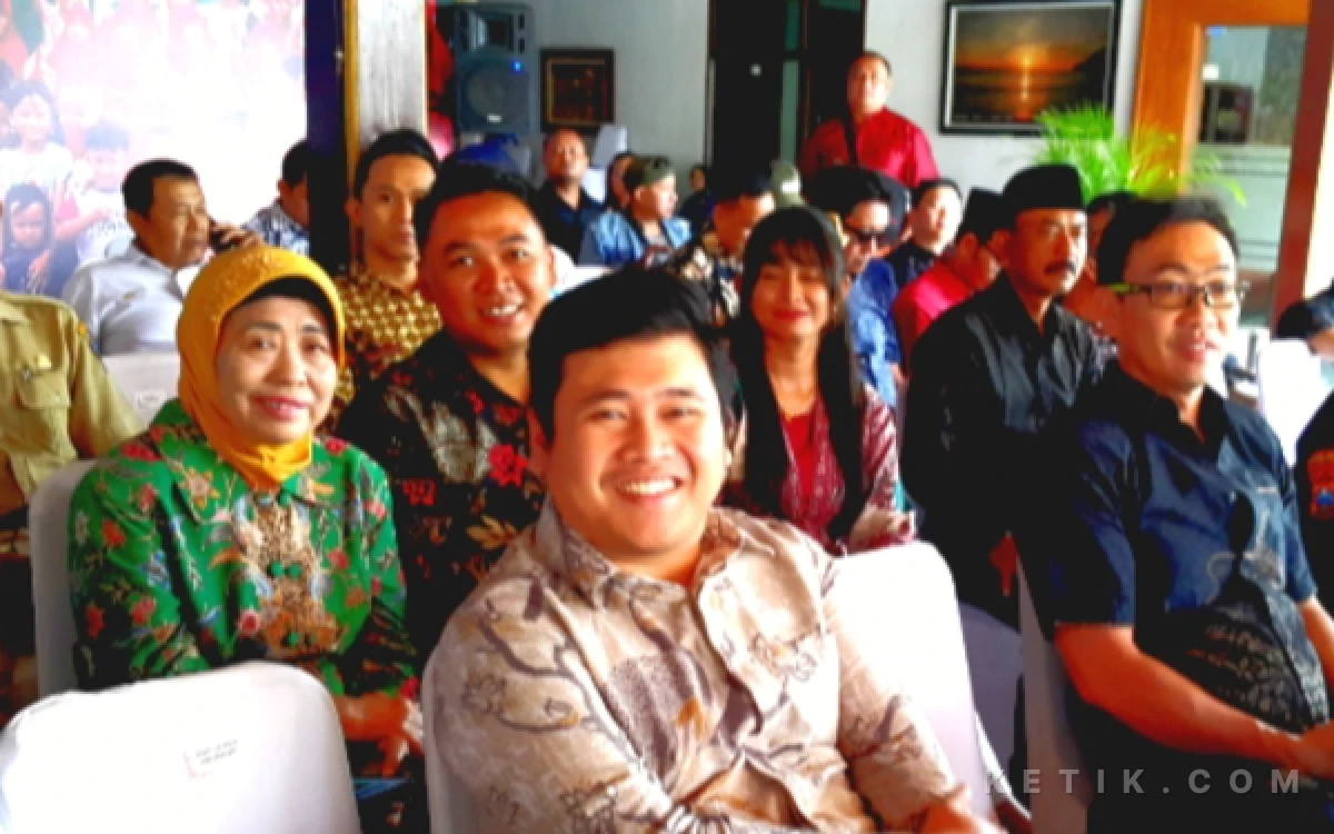Thumbnail Berita - Direktur Utama Megah Group Hadiri Upacara Peringatan HUT TNI ke-81 di Pendopo Kongas Arum Kusumaning Bongso