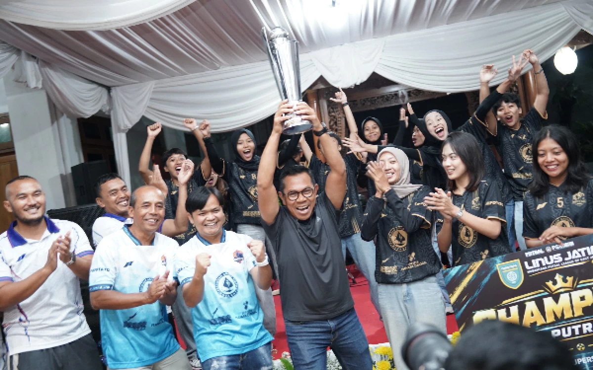 Thumbnail Berita - Mbatu Sae FC Juara Linus Jatim 2026, Wali Kota Batu Cak Nur Dukung Penuh ke Level Nasional