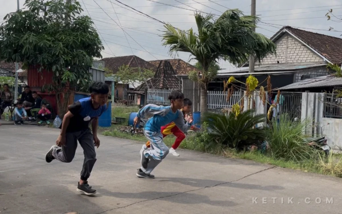Thumbnail Berita - Porsadin VII Kecamatan Duduksampeyan, 40 Madrasah Diniyah Ikuti Berbagai Lomba di Desa Gredek