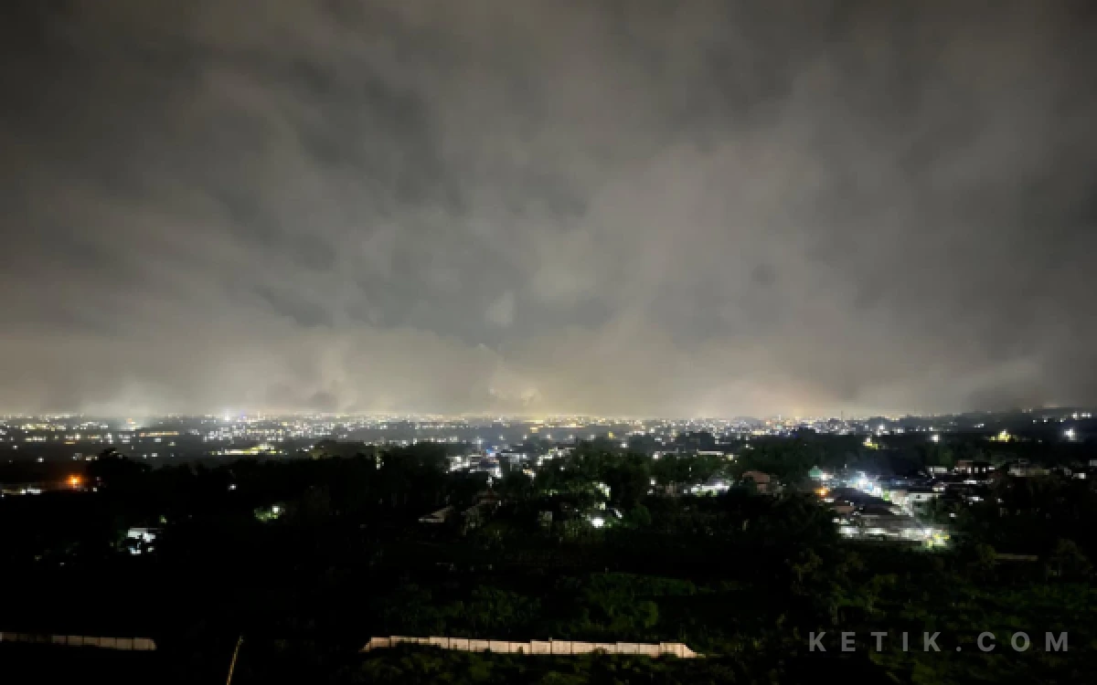 Thumbnail Berita - 5 Rekomendasi Spot Ngopi View City Lights di Malang Raya dengan Vibes Juara!
