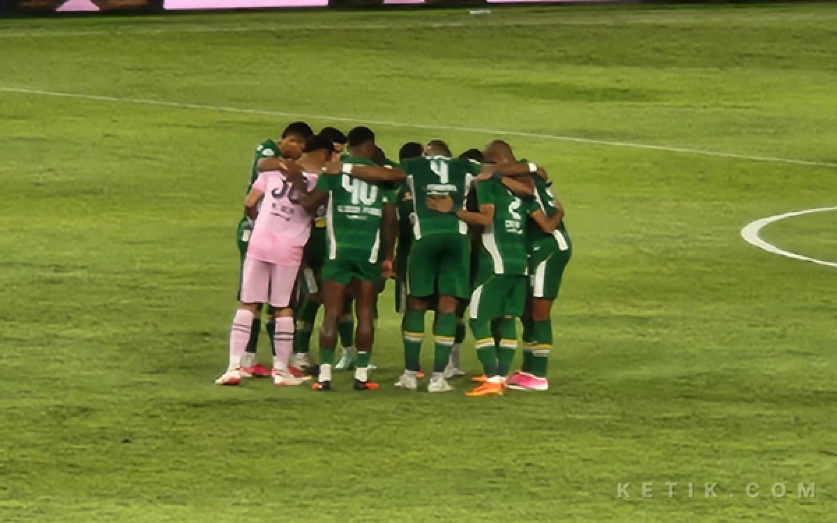 Thumbnail Berita - Belum Pernah Tampil Bela Persebaya! Bonek Pertanyakan Ke Mana Lagoa?