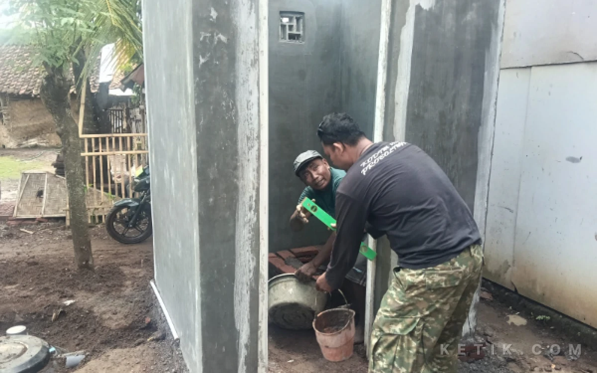 Thumbnail Berita - Pembangunan Sanitasi di Blok Leduk Capai 60 Persen, Satgas TMMD Ke-128 Kodim 0820 Probolinggo Kebut Pengerjaan