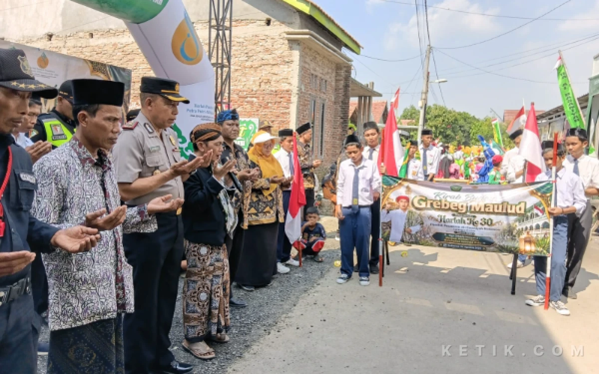 Thumbnail Berita - Peringati Harlah ke-30, Ponpes Al Hasaniyah Kedawon Brebes Gelar Pawai Budaya Spektakuler