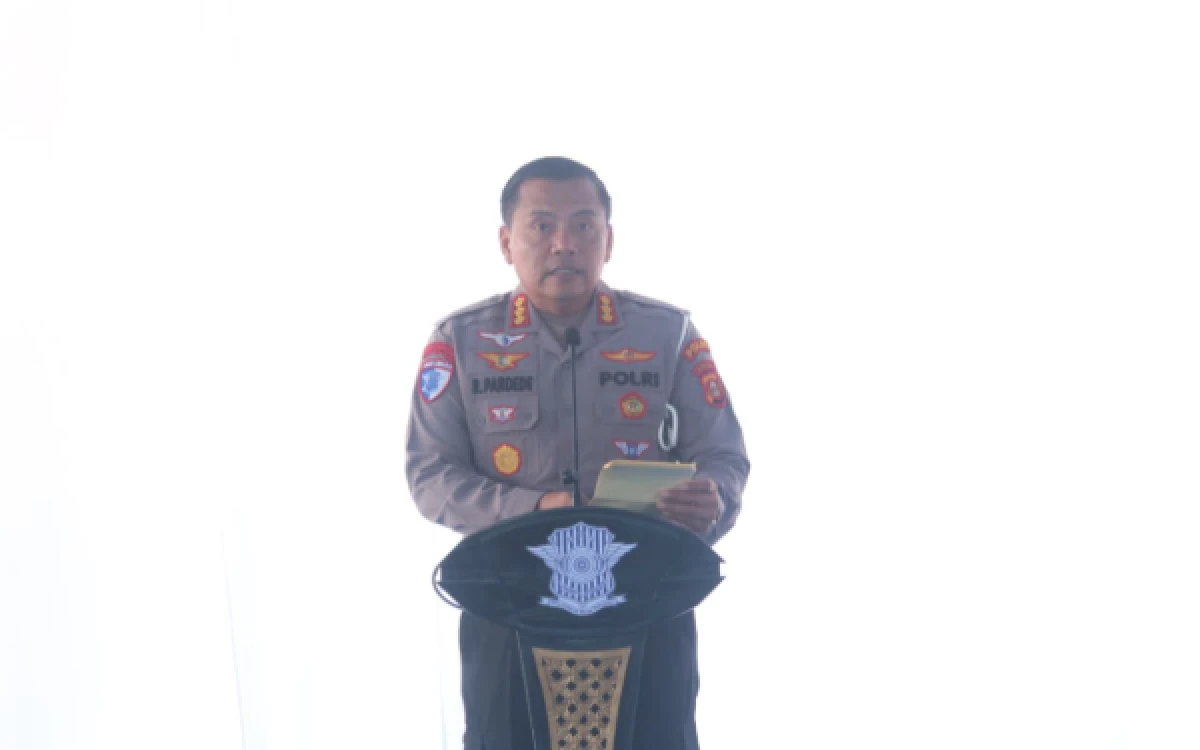 Foto Direktur Lalu Lintas Polda Sumsel Kombes Pol. Roberto Pardede  saat memberikan laporan pembangunan Gedung Pelayanan BPKB Prototype Direktorat Lalu Lintas di Jalan H Sarkowi, Kelurahan Keramasan, Kecamatan Kertapati, Palembang. Jum'at 7 Agustus 2026. (Foto : Yola/Ketik.com)