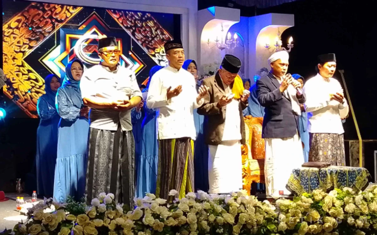 Thumbnail Berita - Peringati Tahun Baru Islam, Pemdes Plosokandang Tulungagung Salurkan Santunan Rp200 Juta kepada 55 Anak Yatim