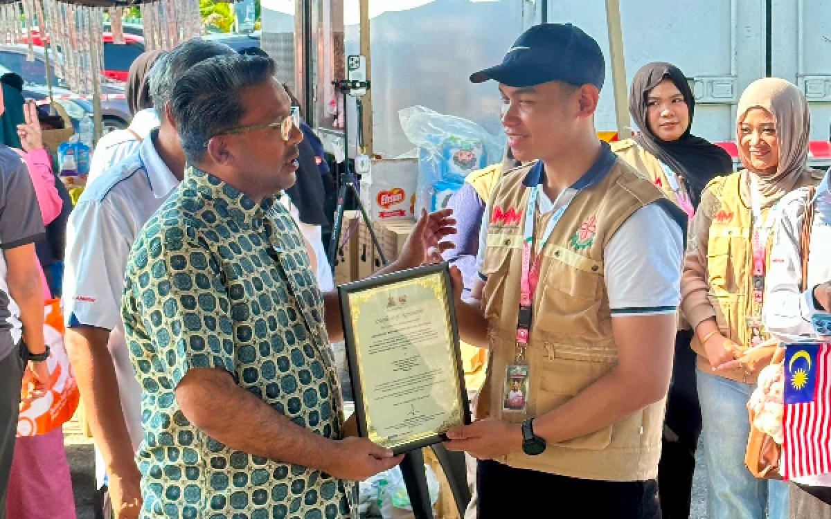 Thumbnail Berita - KKN Internasional UMM di Malaysia Tuai Apresiasi, Mahasiswa Jadi Tamu Kehormatan Kampung Setia