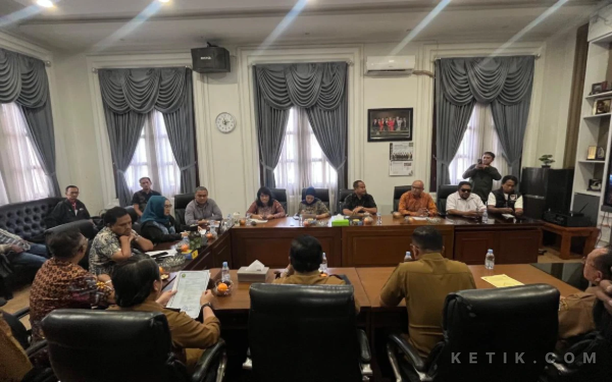 Thumbnail Berita - Perizinan Hotel Aston Jadi Bahasan DPRD Kota Malang, Rekomendasi Menunggu Audiensi Lanjutan