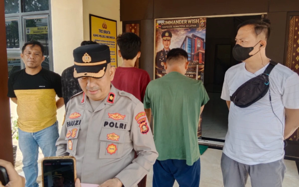 Thumbnail Berita - Residivis Spesialis Bobol Mobil di Parkiran Mal Ditangkap, Gasak Laptop dan iPad di Palembang Icon