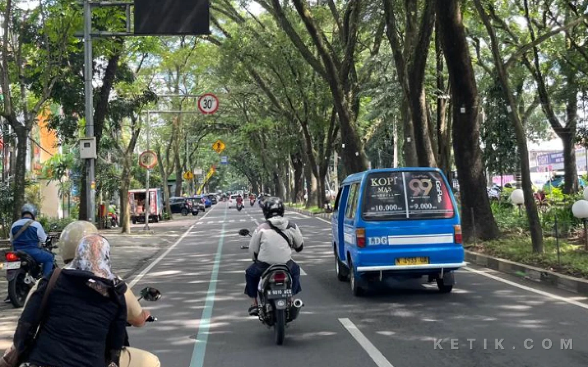 Thumbnail Berita - Kabar Gembira! Pelajar Kota Malang Bakal Naik Angkot Gratis, Mulai Tahun Ajaran Baru 2026