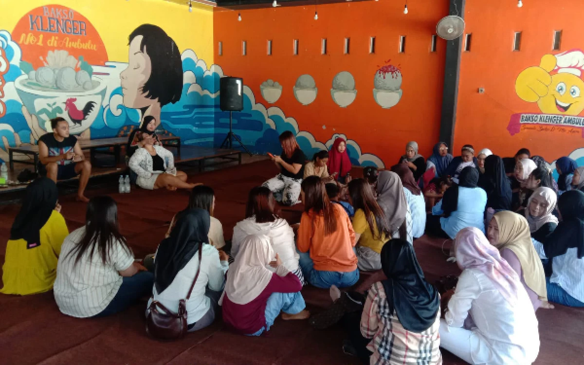 Thumbnail Berita - Bukan Sekadar Komunitas, Pluk Pluk Management Jember Rutin Gelar Agenda Sosial dan Berbagi Setiap Bulan
