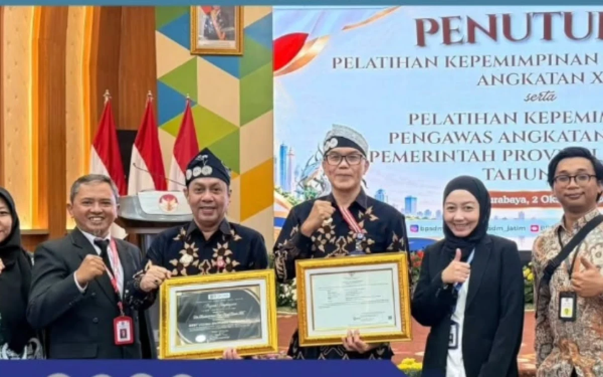 Thumbnail Berita - Selamat! Kepala DPUBM Kabupaten Malang Raih Predikat Lulusan Teristimewa PKN II, Sekwan Sabet Peringkat II