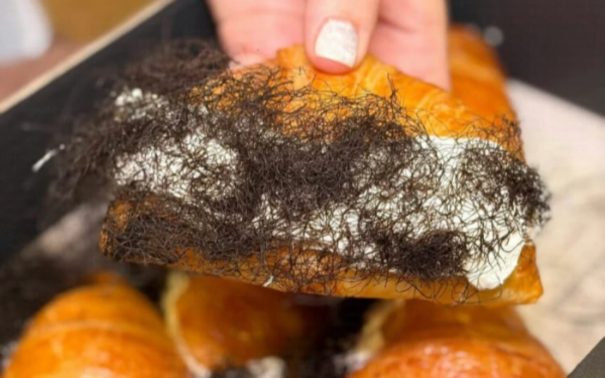 Thumbnail Berita - Kenapa Croissant Mirip Jembut yang Viral Tak Bisa Dapat Label Halal di RI, Ini Sebabnya