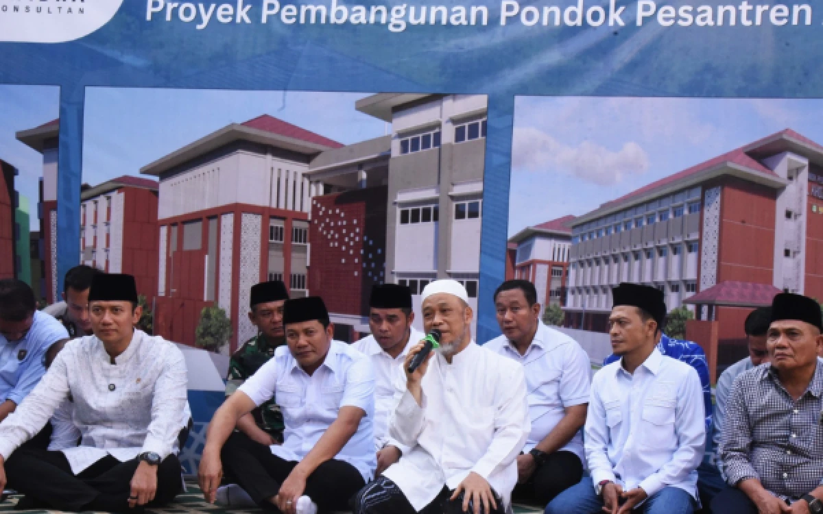 Thumbnail Berita - Dampingi Menteri AHY, Bupati Subandi Dukung Ponpes Al Khoziny Lahirkan Generasi Berkualitas