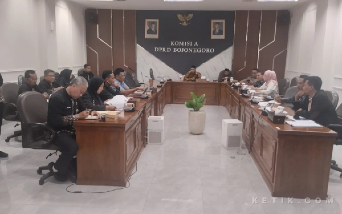 Thumbnail Berita - Polemik Perumahan Kelampok Memanas, DPRD Bojonegoro Desak Pengembang Serahkan Sertifikat Konsumen