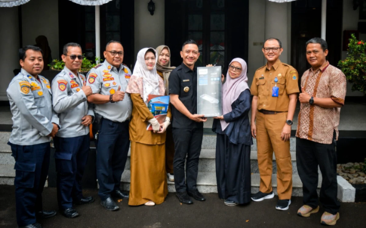 Thumbnail Berita - Pemkab Lebak Terima Bantuan 905 Lampu Tenaga Surya dari PT Signify Indonesia