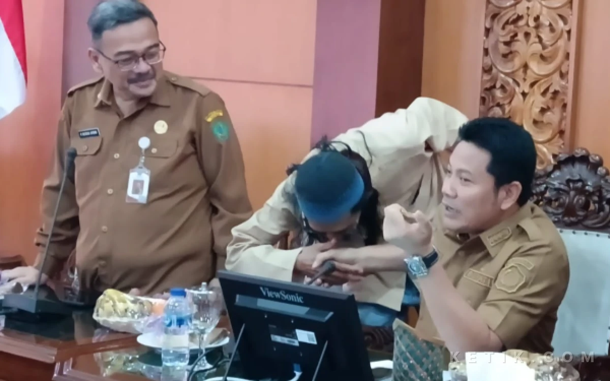 Thumbnail Berita - 20 Tahun Lumpur Sidoarjo, Bupati Subandi Tugaskan Satgas Percepatan Dampingi Korban Tuntut Ganti Rugi